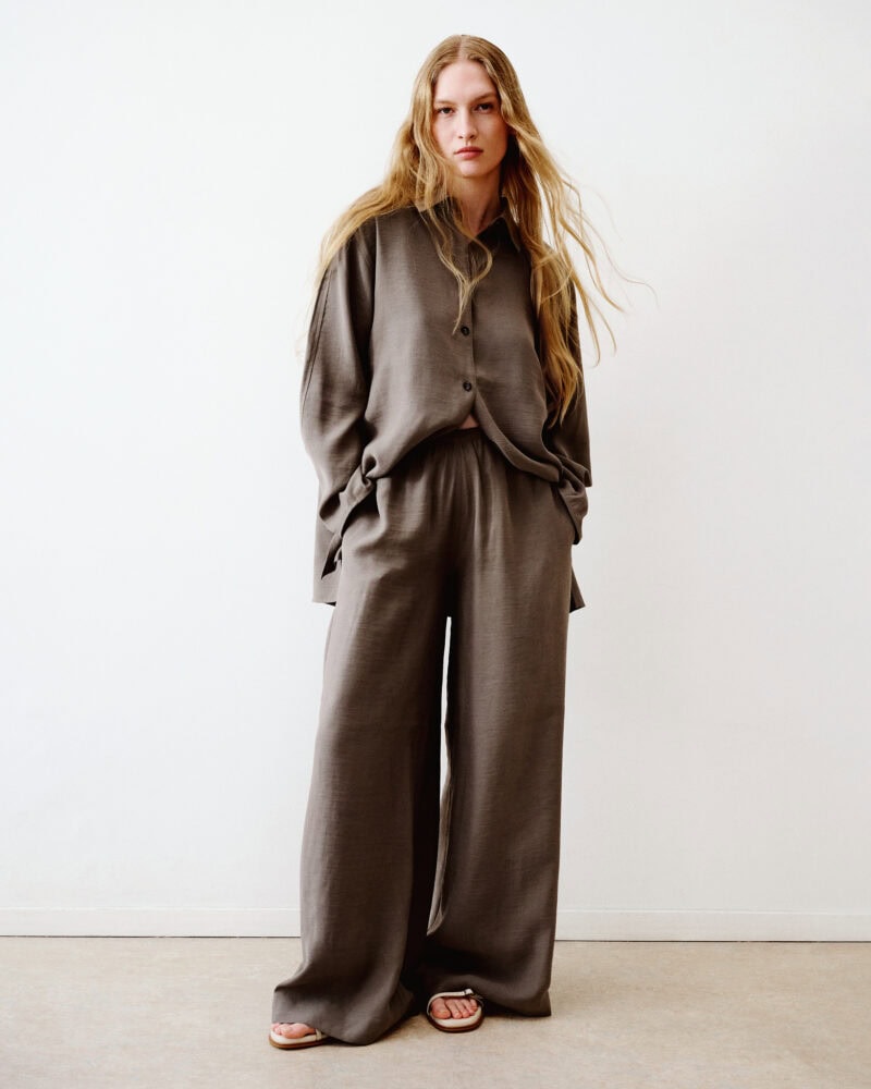 250311-apota_6532 Allure Pants Mole Grey - Image 1