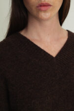 Daily V-Neck Chocolate Brown Melange - Image 4
